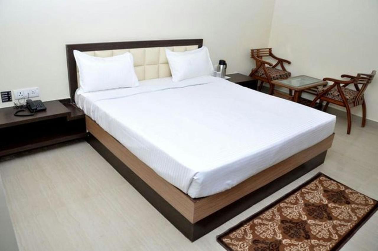 Hotel Radiance Gwalior Exterior foto